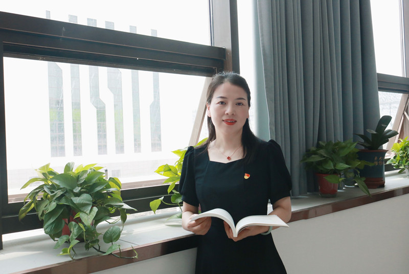 周花 先進工作者_副本.jpg