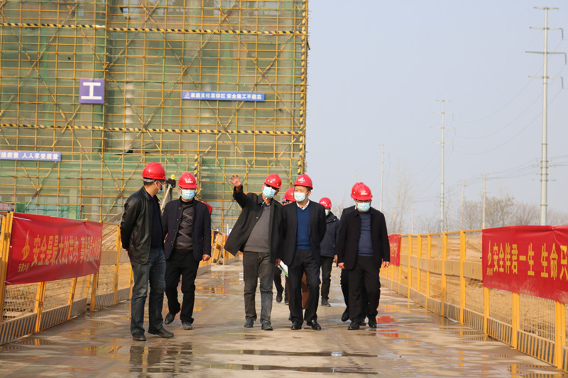 建工股份副總經(jīng)理、安建建材黨委書記、董事長張鍵赴蚌埠建材產(chǎn)業(yè)園項目調(diào)研指導(dǎo)照片.jpg